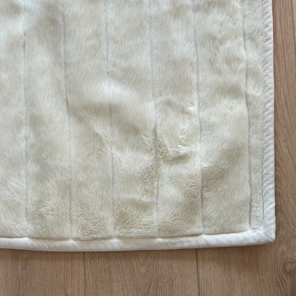 Pottery Barn Faux Mink Blanket 50x60